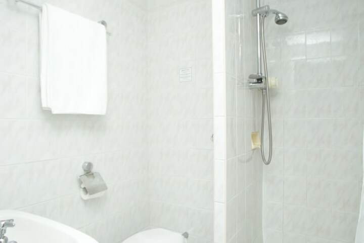 Room 80 of 105