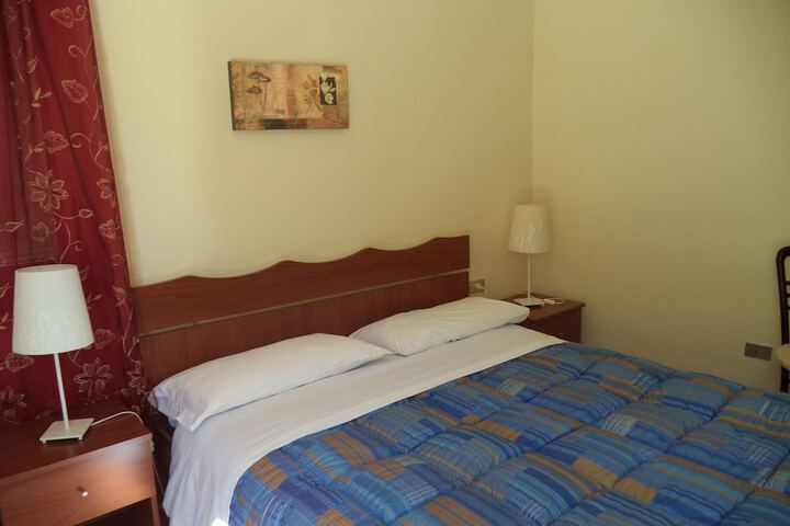 Room 4 of 43