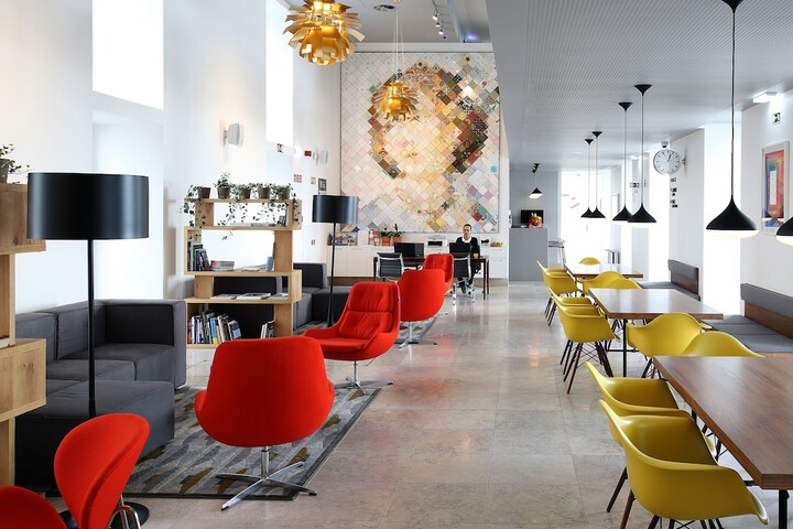 Entrance & Lobby