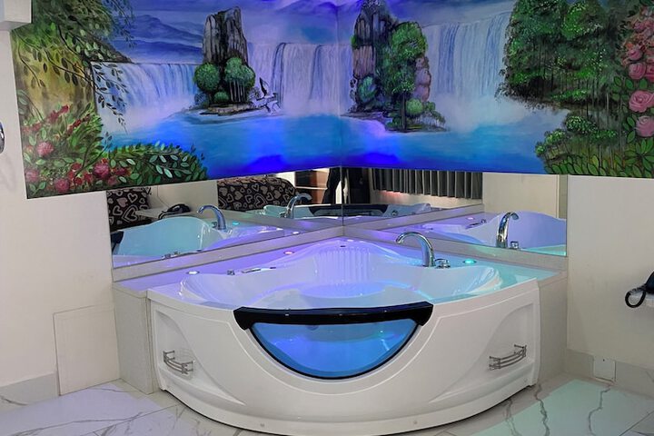 Room 7 of 25