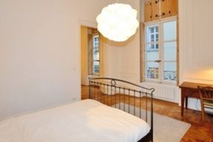 Room 7 of 15