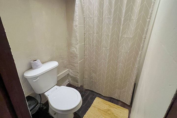Room 44 of 98