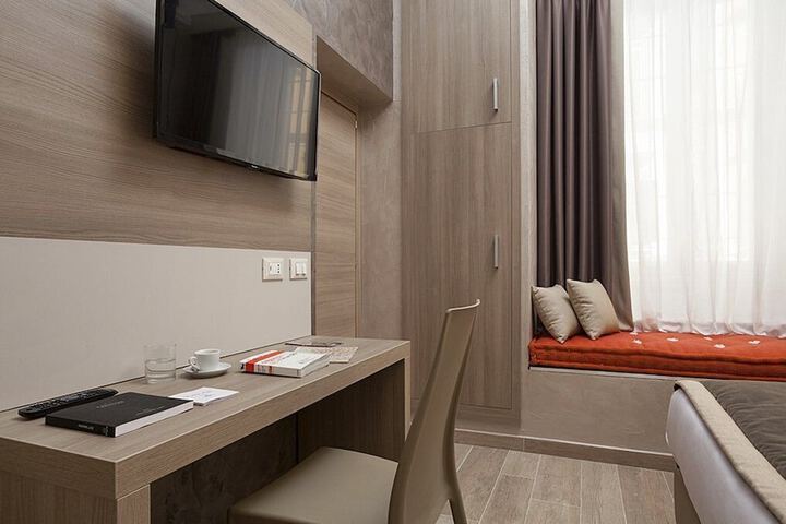 Room 44 of 111
