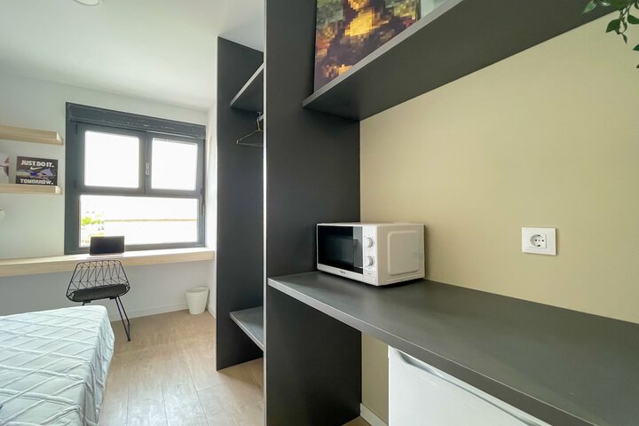 Room 8 of 15