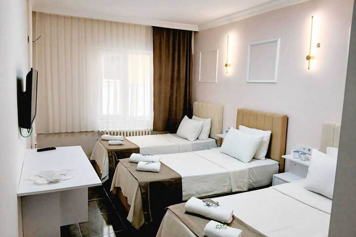Room 6 of 11