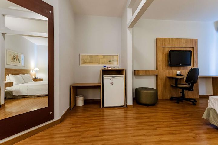 Room 30 of 81