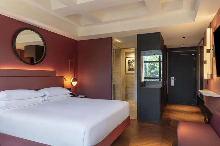 Room 44 of 147