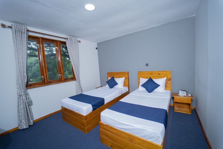Room 5 of 13