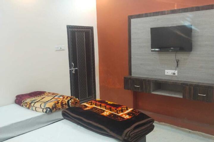 Room 4 of 22