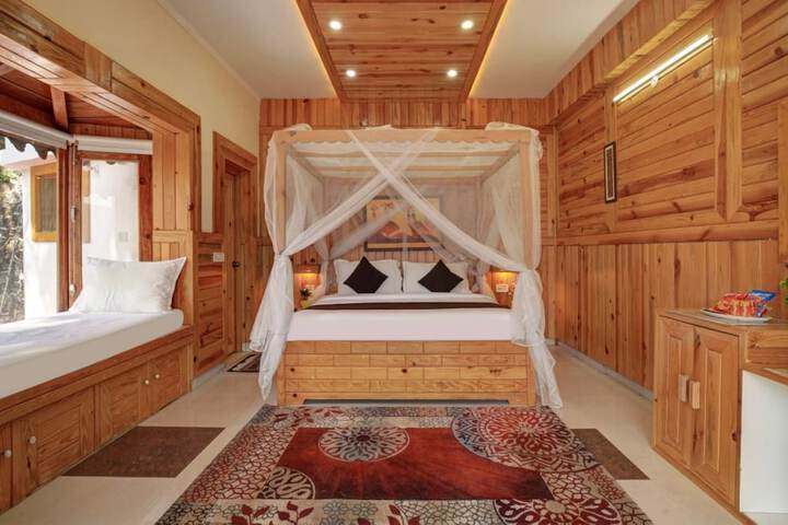 Room 12 of 25