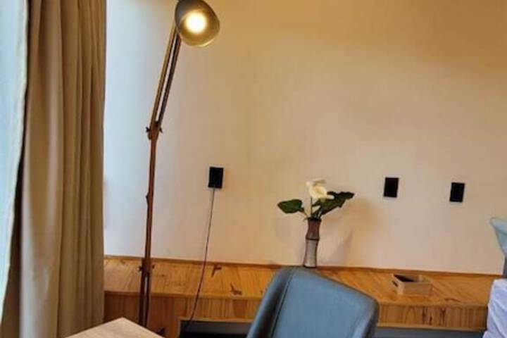 Room 2 of 12