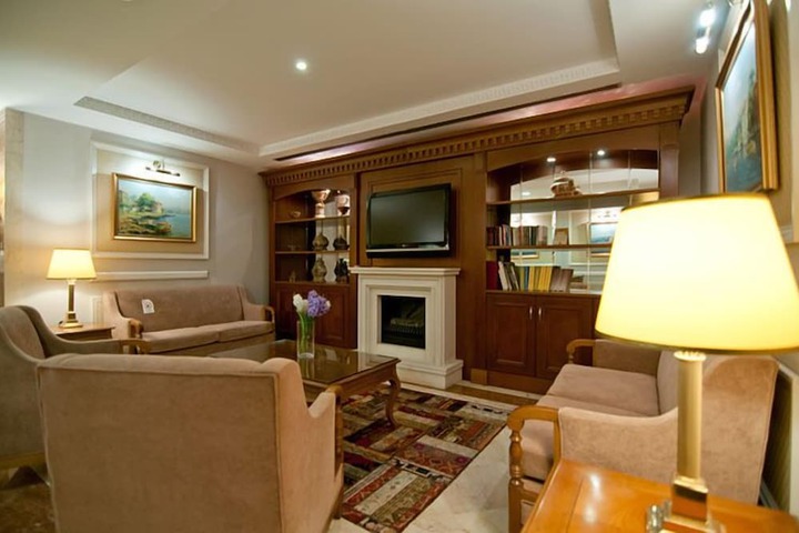 Guest Lobby