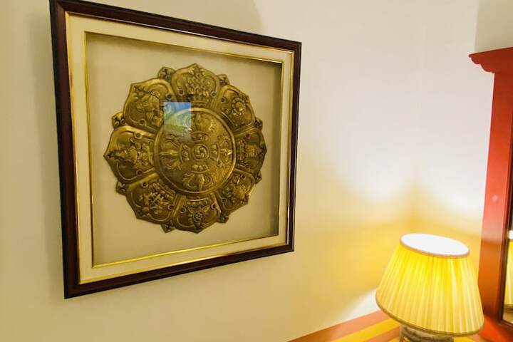 Room 51 of 214