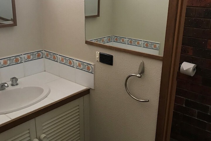 Room 18 of 18
