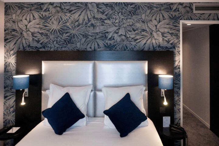 Room 18 of 35