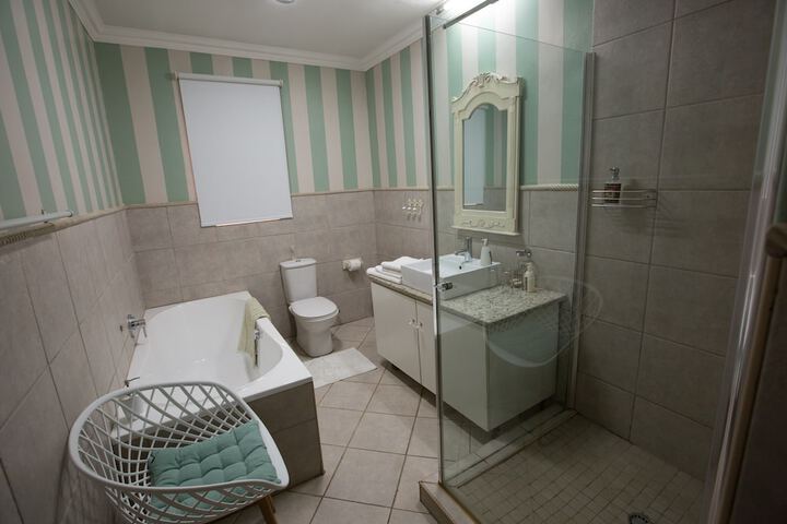 Room 6 of 44