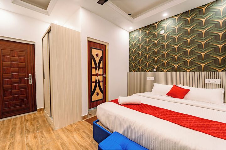 Room 4 of 17