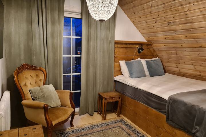 Room 12 of 67