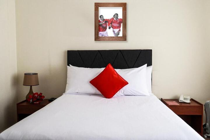 Room 4 of 25