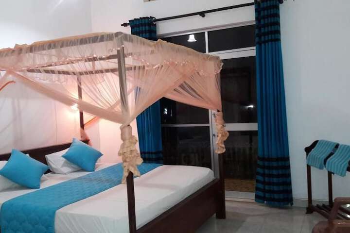 Room 5 of 44
