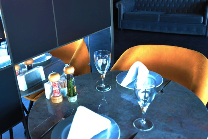 Dining 34 of 54