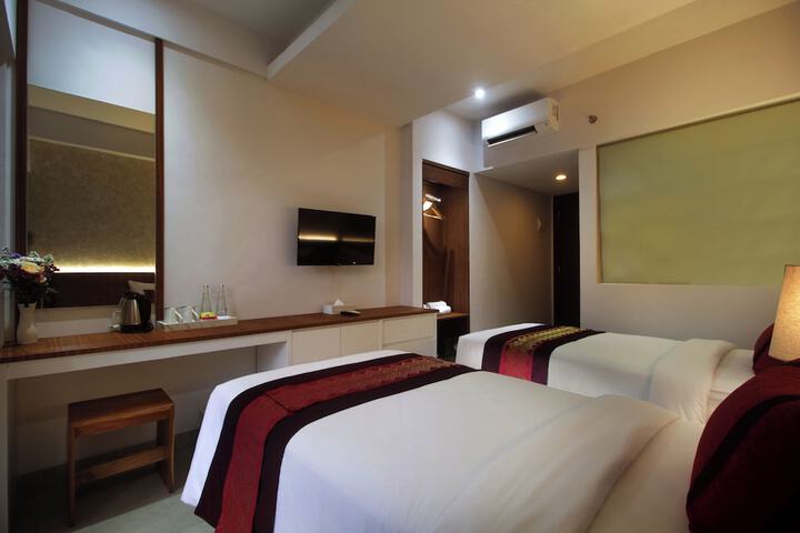 Room 10 of 52
