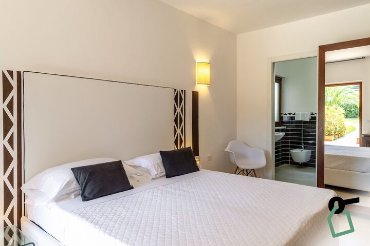 Room 10 of 56
