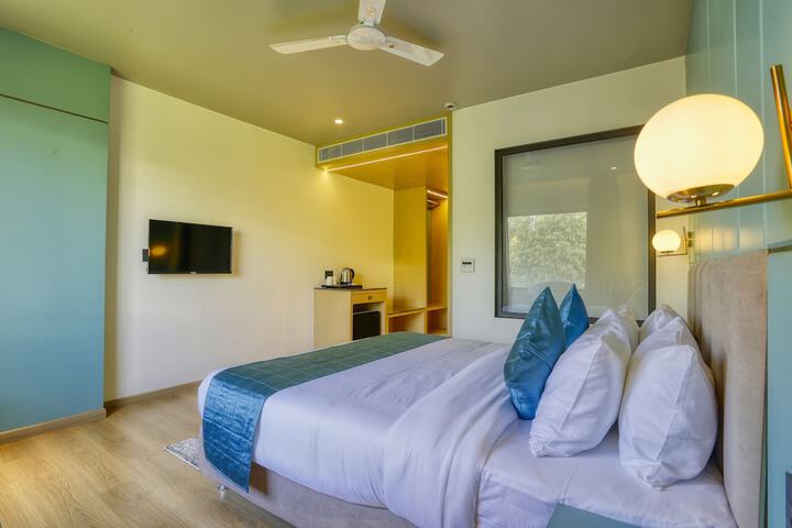 Room 18 of 38