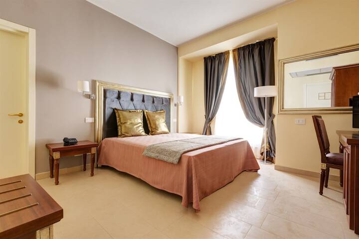 Room 10 of 104