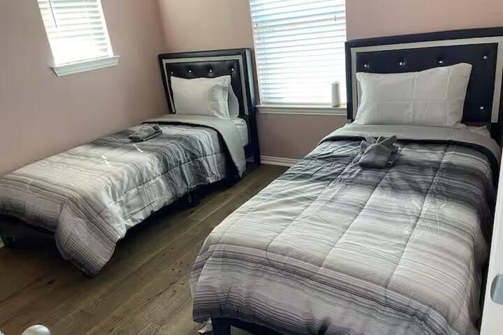Room 5 of 29