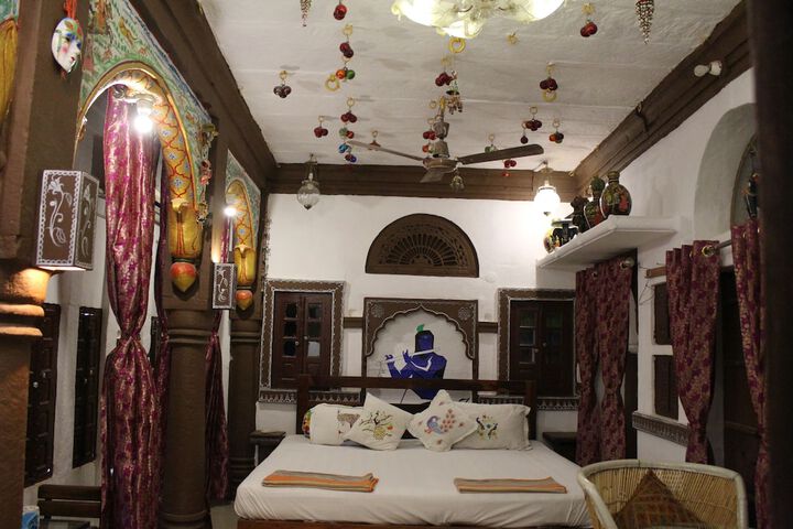 Room 5 of 90