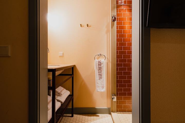 Room 128 of 239