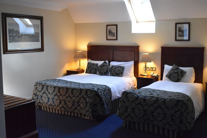 Room 4 of 41