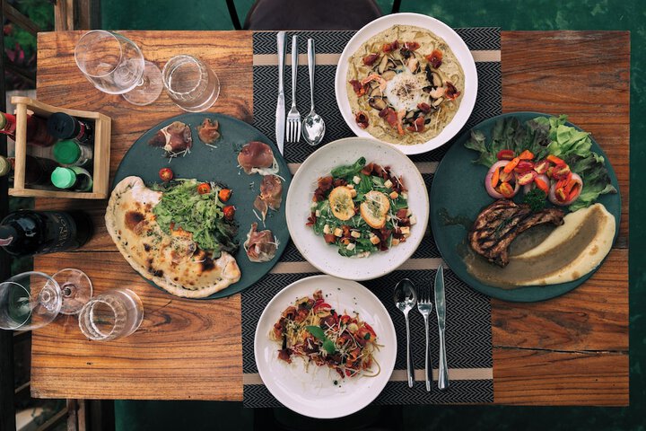 Dining 68 of 94