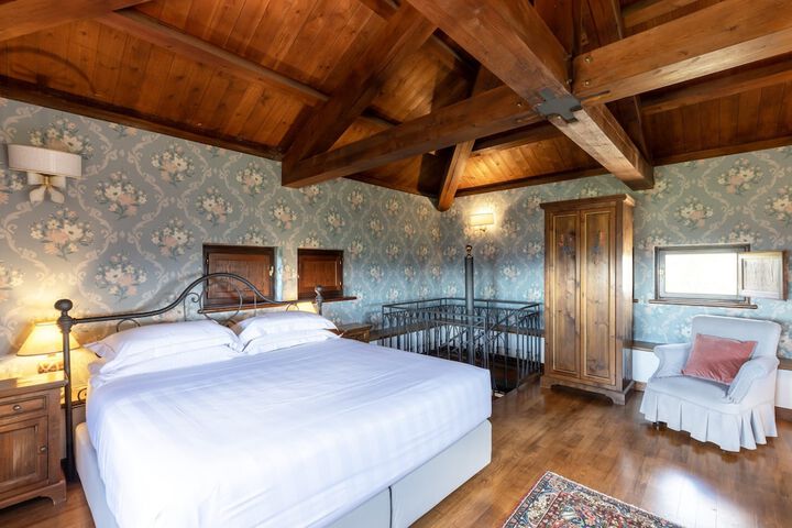Room 20 of 53
