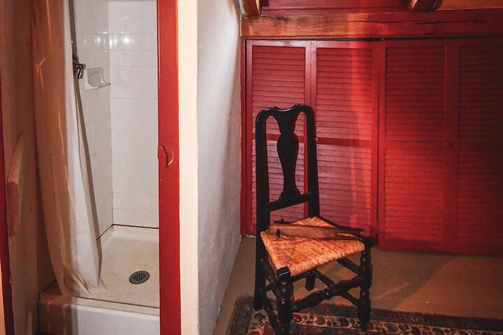 Room 19 of 33