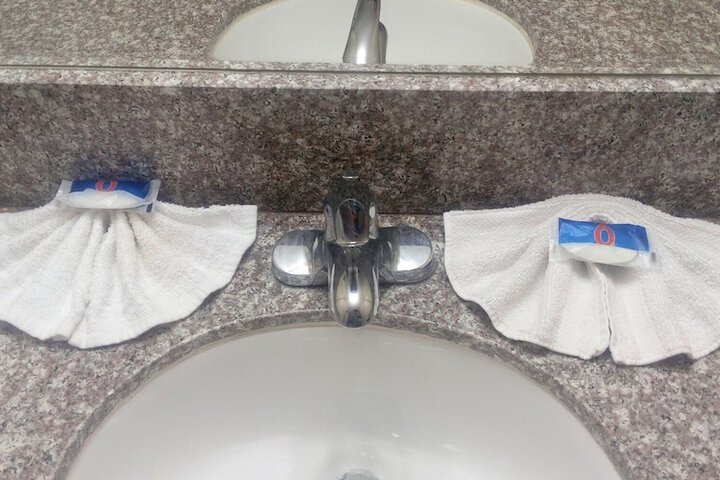 Bathroom sink