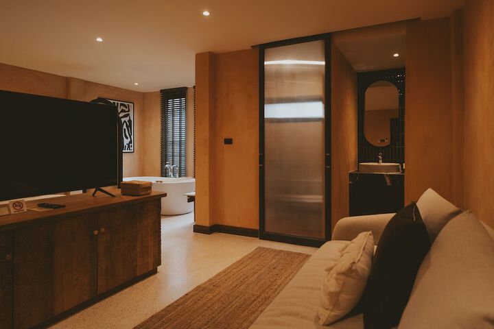 Room 48 of 68
