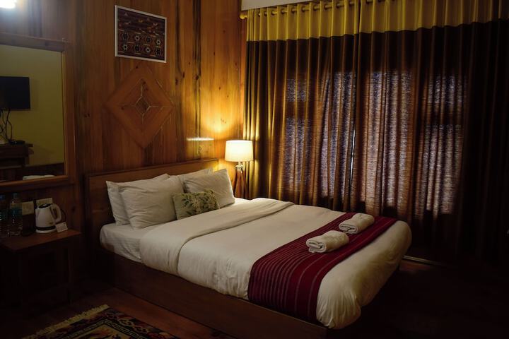 Room 3 of 18