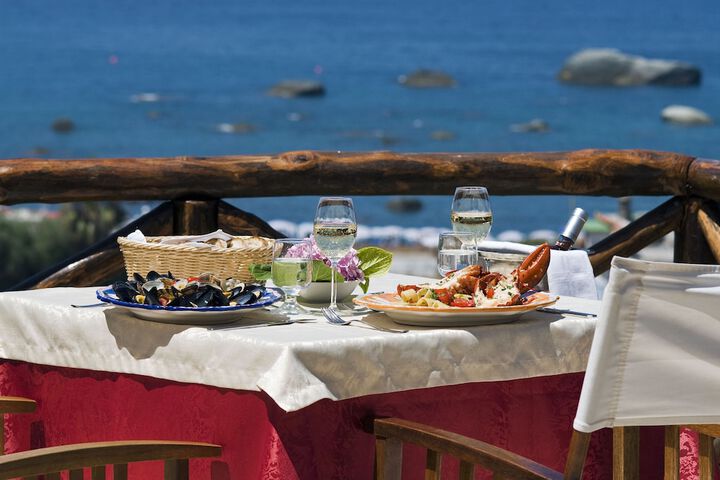 Dining 50 of 60