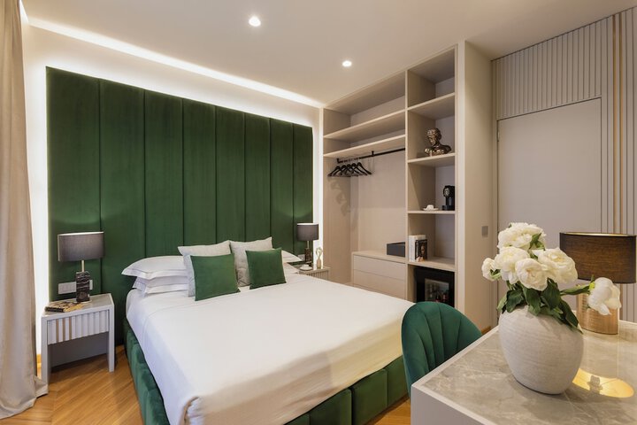 Room 34 of 76