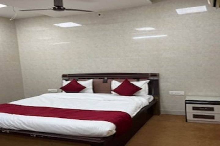 Room 4 of 26