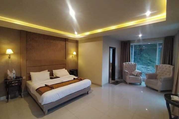Room 9 of 23