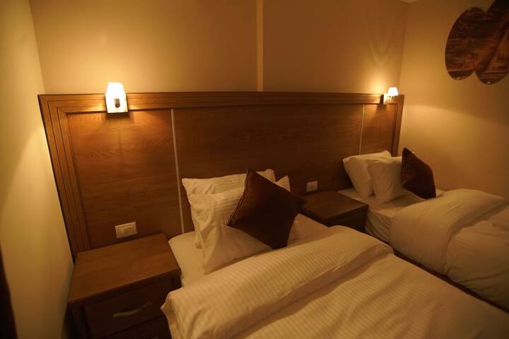 Room 3 of 37