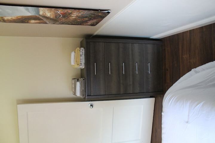 Room 12 of 100