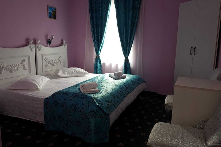 Room 16 of 16