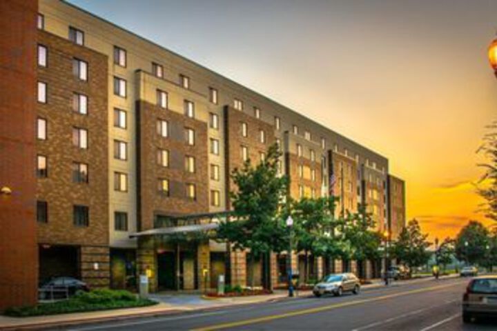 Photo of LAFAYETTE PARK HOTEL AND SUITE