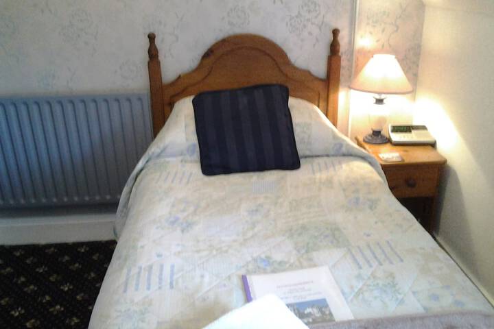 Room 21 of 37