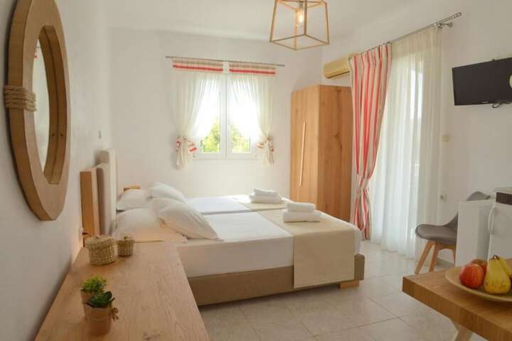 Room 6 of 34