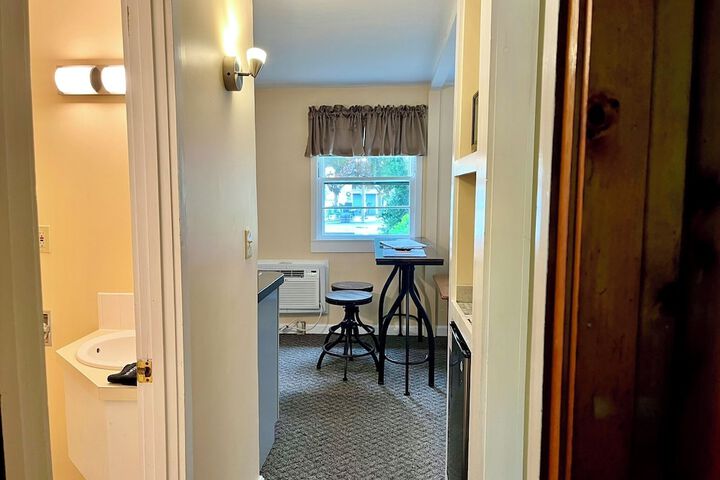 Room 43 of 106